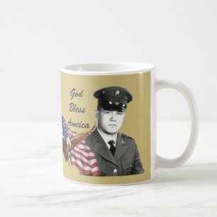 Veterano Eagle de Vietnam y taza de la bandera