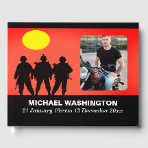 Veteranos soldados celebran libro de invitados