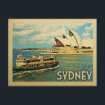 Viaje con tarjeta postal en Australia<br><div class="desc">El Sydney Australia diseño en estilo Viaje Vintage con la ópera con un gran barco que pasa por ahí.</div>