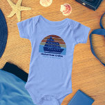 Viaje de la familia Sunset de Cruise Ship personal<br><div class="desc">El crucero personalizado Guay transporta trípicos traje de bebé para un niño o chica en su reunión familiar o viaje de vacaciones de primavera a Bermudas,  Bahamas o el Caribe. Personalizar este lindo conjunto de puesta de sol con tu nombre familiar y destino o año.</div>