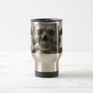 Viaje Taza de consumición del cráneo y del pirata de los
