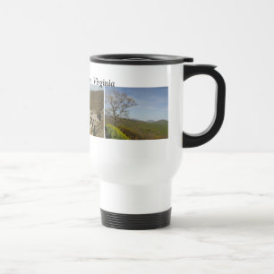 Viaje Taza de los árboles forestales de las montañas d