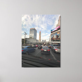 Vida del tráfico en el lienzo fotográfico de Bangk