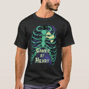 Videojugador del perro en la camiseta del corazón