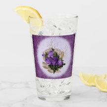 Vidrio de bebida diseñado con morado floral