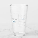 Vidrio de bebida personalizado de Science Lab Beak<br><div class="desc">Por el amante de la ciencia en tu vida. Este vaso se hace para que parezca una pieza de vidrio de laboratorio, con graduaciones para un vaso de 250 ml. Incluso puede personalizarlo con sus iniciales o nombre, como lo haría en una configuración de laboratorio. El diseño se repite delante...</div>