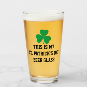 VIDRIO DE CERVEZA DE PILSNER DEL DÍA DE ST PATRICK