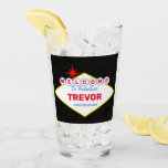 Vidrio de evento especial de Rótulo de Las Vegas<br><div class="desc">¡Es Las Vegas,  nena!o tal vez solo noche de póquer cuando los niños se vayan a la cama. De cualquier manera,  ¡añada algo de sombra a un día especial de alguien con esta copa temática de Las Vegas! Personalizar con cualquier nombre y título.</div>