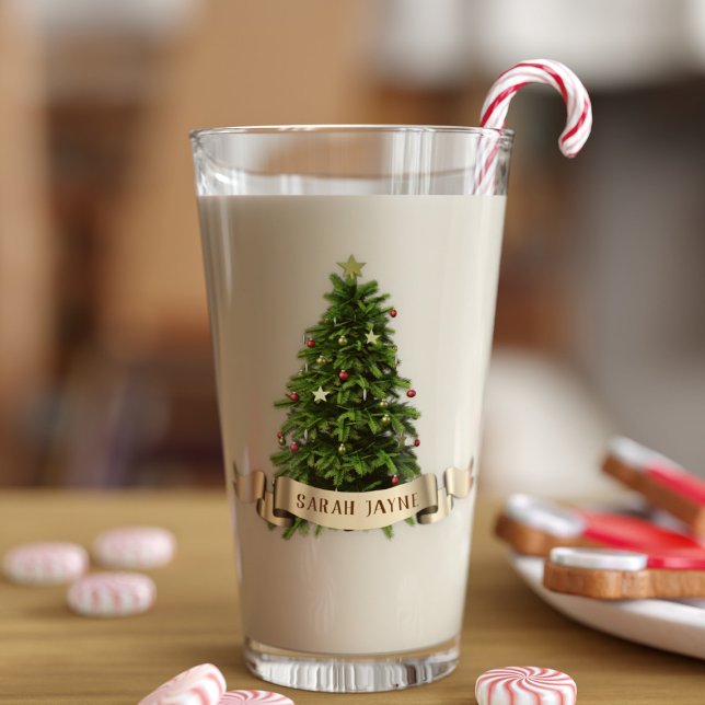 Vidrio navideño festivo personalizado (A traditional Christmas tree glass with space for your name. Perfect for all sorts of festive drinks)