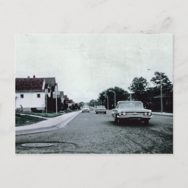 Viejo automóvil con tarjeta postal de carretera (Anverso)