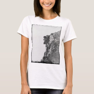 Viejo en la camiseta de las mujeres de montaña