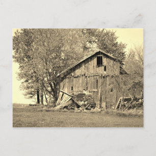 Viejo granero en la postal rural de Ohio