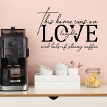 Vinilos De Pared Love Laughter Coffee Funny Family Home Dice<br><div class="desc">Love Laughter Coffee Funny Family Home Saying Wall Decal presenta el texto "Este hogar se basa en risas de amor y mucho café fuerte" en escritura moderna de caligrafía negra escrita a mano. Perfecto para los amantes del café para Navidades, regalos de cumpleaños y decoración en casa. Diseñado por ©Evco...</div>