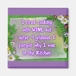 Vino en el imán de la cocina