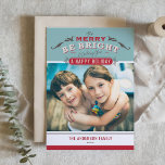 Vintage Be Merry Be Bright Cita Navidad Foto<br><div class="desc">Sé Feliz,  sé brillante | Envíe sus deseos de vacaciones a amigos y familiares con esta tarjeta de Navidades de personalizable. Esta tarjeta de Navidades fotográficos presenta tipografía vintage. Personalice agregando sus detalles. Esta tarjeta de Navidad vintage está disponible en otros materiales. Los elementos coincidentes están disponibles.</div>