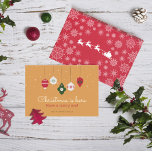 Vintage Christmas está aquí Non-photo Holiday Card<br><div class="desc">Ornamentos de época adorno de bolas de canto patrón ilustracion vectorial y nieve sobre fondo crema de mantequilla, personalizar el texto " Navidades está aquí tiene uno alegre! "como quieras y agrega tu nombre o apellido, también puedes añadir el año "202x" en la parte posterior. para cualquier cambio o solicitud...</div>