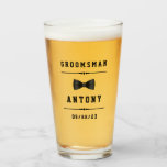 Vintage Custom Name Groomsman Glass<br><div class="desc">La tipografía vintage y una imagen de corbata de arco hacen de estos tumblers personalizados de fiesta de bodas el regalo perfecto para cualquier novio.</div>