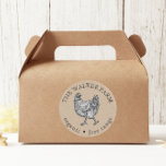 Vintage Farm Fresh Eggs Classic Round Pegatina<br><div class="desc">Fondo Kraft y un ilustracion rústico de pollo con tu información que lo rodea. Visita nuestra tienda para ver más artículos que coincidan.</div>
