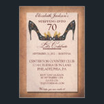 Vintage Floral Shoe 70th Birthday Party Invitación<br><div class="desc">Esta es una invitación absolutamente espléndida y sofisticada a la fiesta de cumpleaños número 70 que exueve elegancia y femineidad. Realizado en un elegante zapato floral de tacón alto, mullido y multicolor, esta es una invitación a la moda para la mujer clásica en tu vida celebrando su septuagésimo cumpleaños. Los...</div>