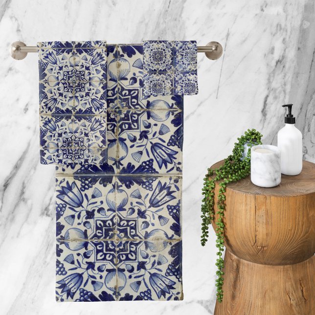 Vintage Geometric Blue White Tile Pattern (Subido por el creador)