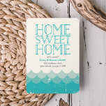Vintage Waves Beach Moving Invitación<br><div class="desc">¿Salió de la ciudad para empezar una nueva vida en la playa? Comparte tu nueva dirección de la casa de playa con amigos y familia con nuestras invitaciones en movimiento de moda costera, con ilustraciones de olas antiguas en un verde azulado turquesa vibrante, y "Hogar dulce" en tipografía de estilo...</div>