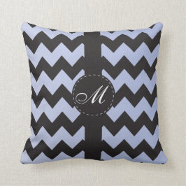 Violeta de primavera con almohada de cheurón negro