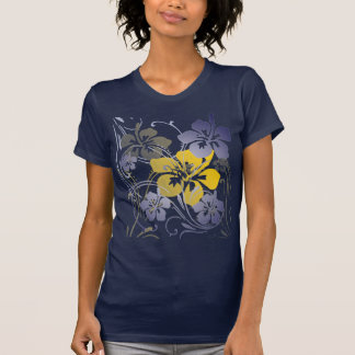 Visiones tropicales (sobre la camiseta azul)