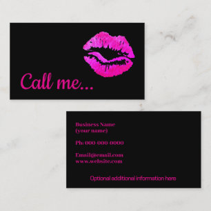 Visita atención que recibe una tarjeta de beso de labios 