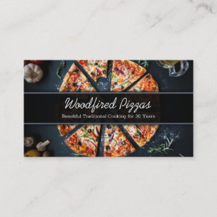 Visita Foto de una pizza en la pizarra - tarjeta de