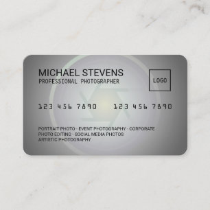 Visita La tarjeta de crédito parece inspirada en el serv