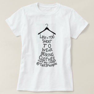 Visita mi camiseta blanca de mujeres vestidas