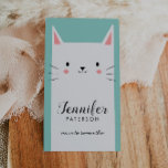Visita Tarjeta de llamada de mamá Gato gatito blanco<br><div class="desc">Tarjeta de llamada de mamá moderna y educada con su nombre, nombre del niño e información de contacto. Ilustracion de un lindo gato blanco. Los textos están en su vientre y también en la parte posterior de la tarjeta. Todos los textos se pueden editar fácilmente en línea. Esta tarjeta es...</div>