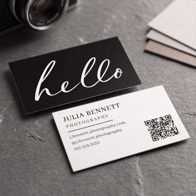 Visita Tarjeta de Presentación con Letra "Hola" Moderna (Simulated business cards on table)