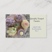 Tarjeta de presentación de cupcakes decorados con