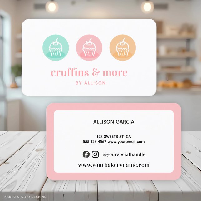 Visita Tarjeta de presentación de negocio de Cupcake dulc (Card shown in standard size with round corners. Choose size and corner style. Packs of 50 cards.)
