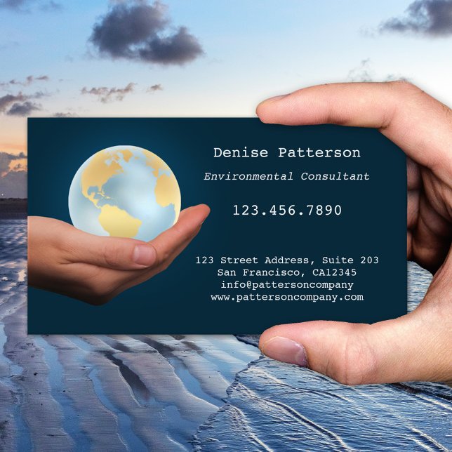 Visita Tarjeta de presentación Eco Friendly Globe Environ (Professional business card featuring a hand offering an illuminated globe on a dark blue background)