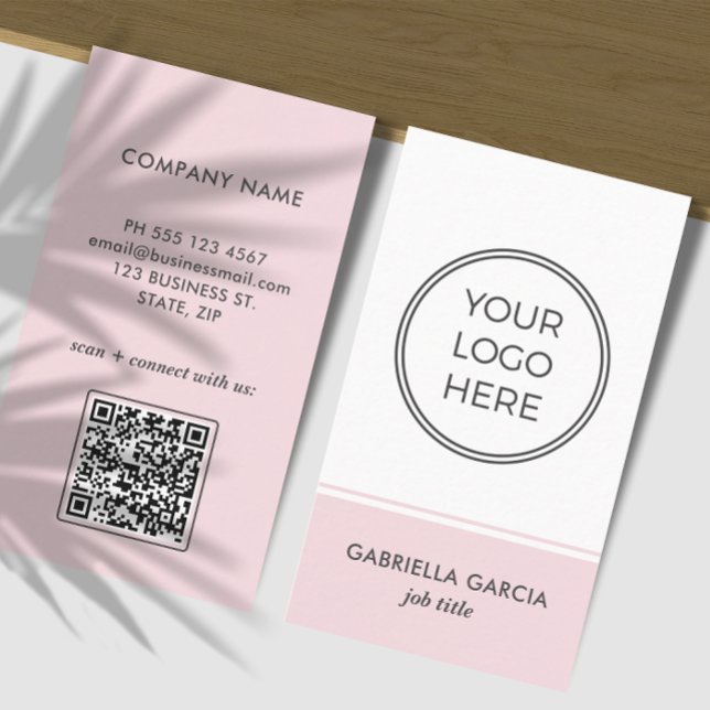 Visita Tarjeta de presentación simple con código QR rosa  (Front and back of the business card are shown in standard size. Choose size, corner + paper style.)