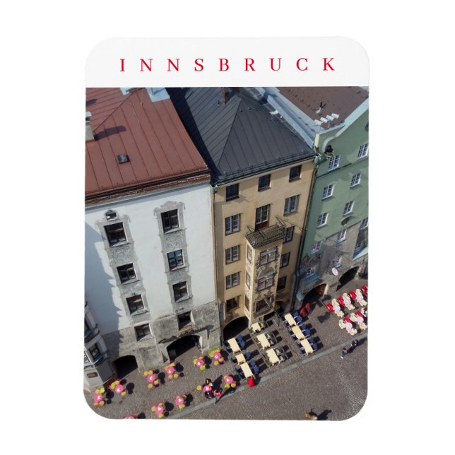 Vista del centro de Innsbruck desde el imán City T (Vertical)