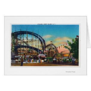 Vista del roller coaster del ciclón # 1