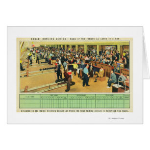 Vista interior del centro de bolos de la puesta de