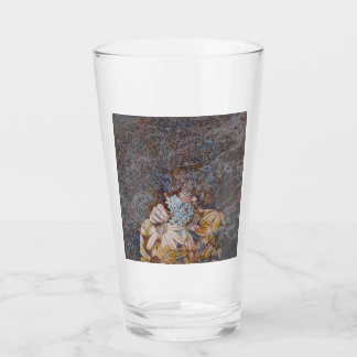 Vista posterior de una dama sosteniendo una flor