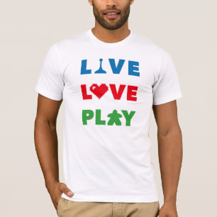Vivir, amar, jugar a la colorida camiseta de hombr