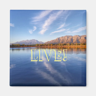 ¡Vivo! Montañas de Agua Paisaje de Lago Imán