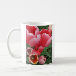 vivos tulipanes rosados foto - taza de café de té