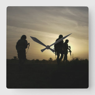 Volver al reloj de pared residencial