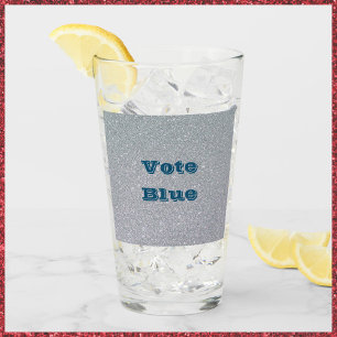Vota al Purpurina azul bebiendo vidrio
