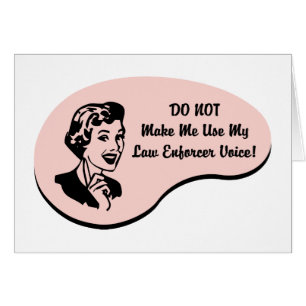 Voz del guardián de la ley