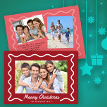 Wavy Border Feliz Navidad 3 Fotos Rojo<br><div class="desc">Esta tarjeta de Navidades fotográficos con un retro borde blanco ondulado sobre un fondo rojo oscuro ofrece espacio para 3 fotos y tu propio mensaje personal.</div>