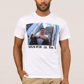 Weavie en la camiseta de D