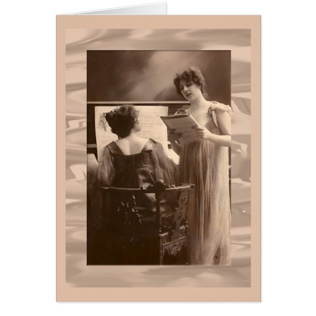 When Charmaine sings dogs howl  Victorian ladies (Frente)